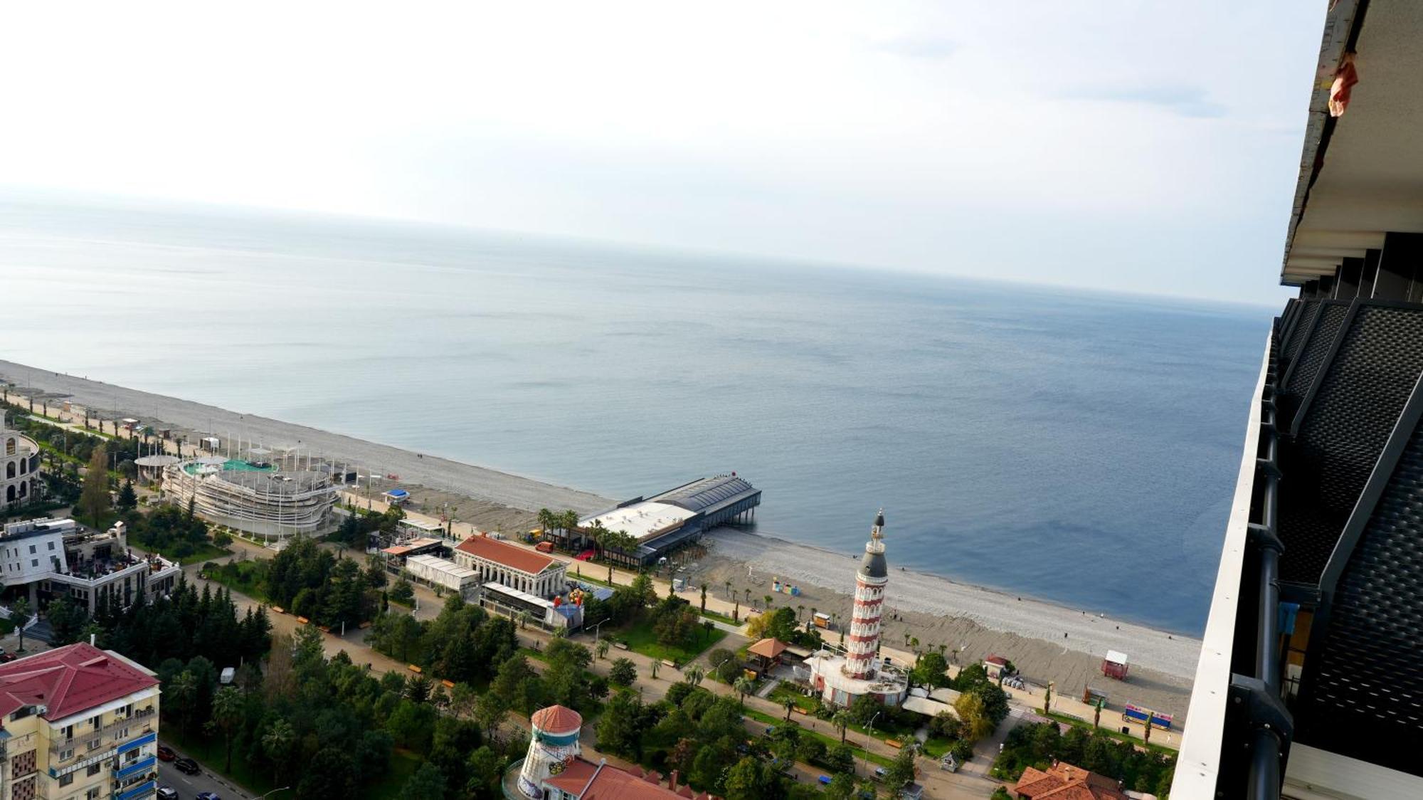 Lux Apart Hotel 555 Batumi Bagian luar foto