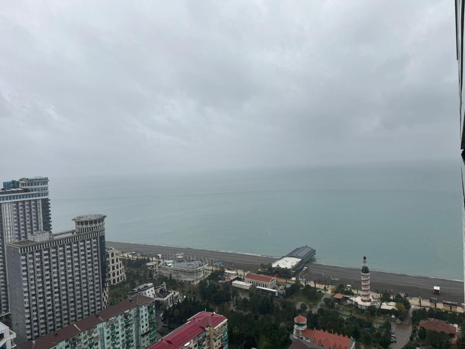 Lux Apart Hotel 555 Batumi Ruang foto