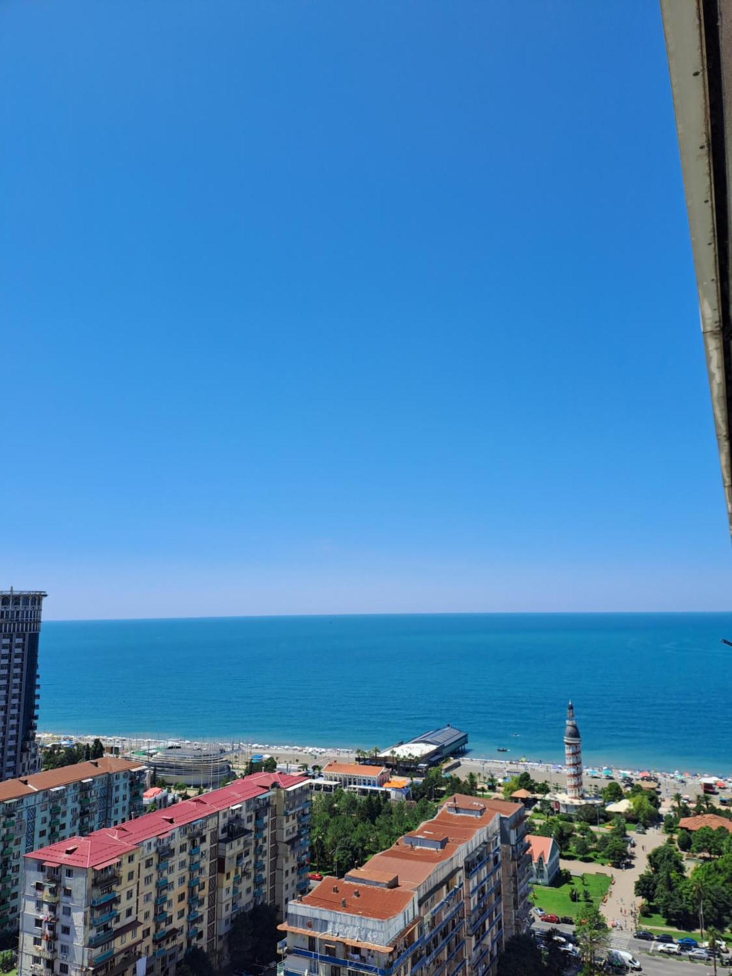 Lux Apart Hotel 555 Batumi Ruang foto